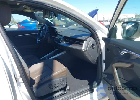 2024 Audi A3 Premium Plus 40 Tfsi Front-Wheel Drive S Tronic z USA, uszkodzony, nr VIN WAUBUDGY6RA028227